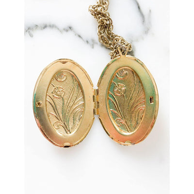Victorian Revival Style Locket by Unsigned Beauty - Vintage Meet Modern Vintage Jewelry - Chicago, Illinois - #oldhollywoodglamour #vintagemeetmodern #designervintage #jewelrybox #antiquejewelry #vintagejewelry