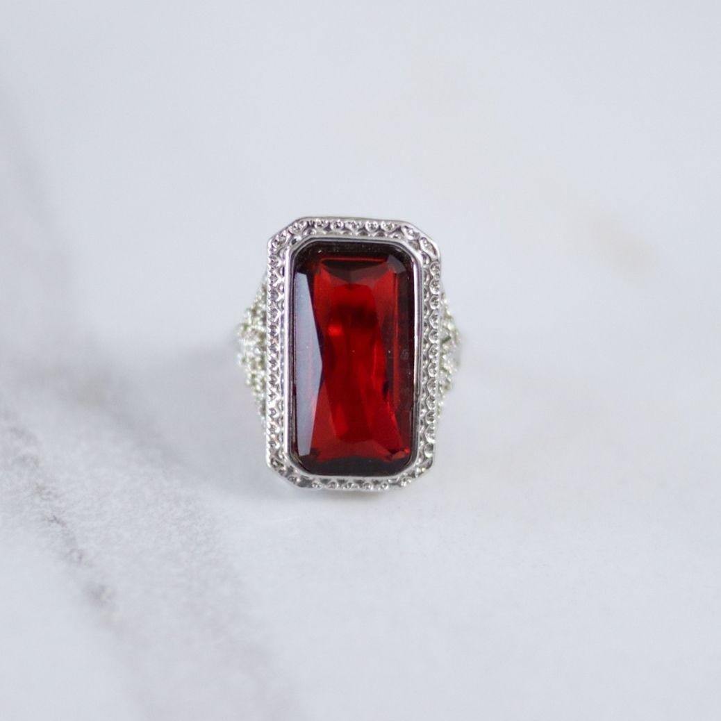 Vintage Art Deco Garnet Crystal Ring by Unsigned Beauty - Vintage Meet Modern Vintage Jewelry - Chicago, Illinois - #oldhollywoodglamour #vintagemeetmodern #designervintage #jewelrybox #antiquejewelry #vintagejewelry