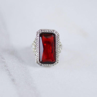 Vintage Art Deco Garnet Crystal Ring by Unsigned Beauty - Vintage Meet Modern Vintage Jewelry - Chicago, Illinois - #oldhollywoodglamour #vintagemeetmodern #designervintage #jewelrybox #antiquejewelry #vintagejewelry