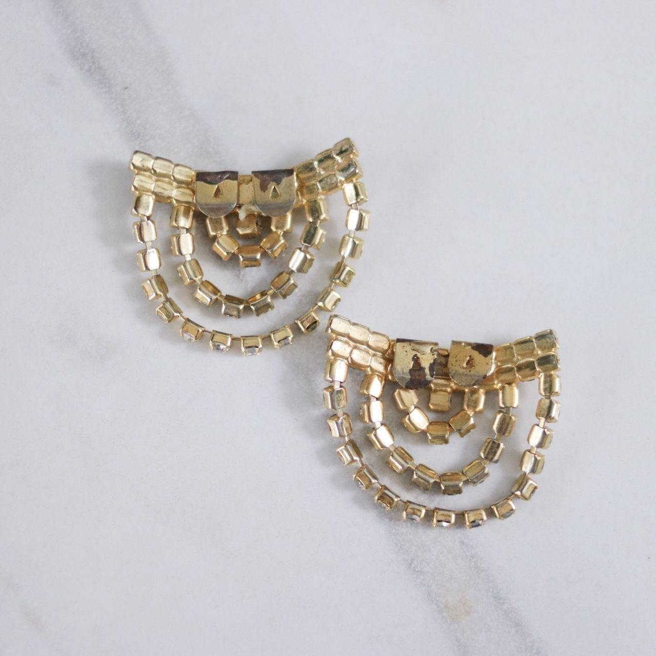 Vintage Waterfall Rhinestone Shoe Clips by Unsigned Beauty - Vintage Meet Modern Vintage Jewelry - Chicago, Illinois - #oldhollywoodglamour #vintagemeetmodern #designervintage #jewelrybox #antiquejewelry #vintagejewelry