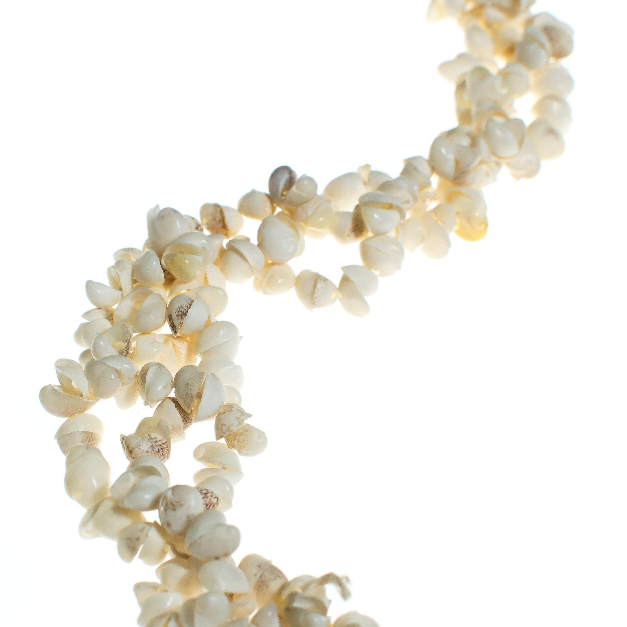 Vintage White Shell Bracelet by Vintage Meet Modern - Vintage Meet Modern Vintage Jewelry - Chicago, Illinois - #oldhollywoodglamour #vintagemeetmodern #designervintage #jewelrybox #antiquejewelry #vintagejewelry