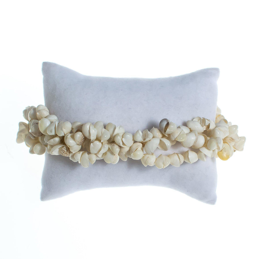 Vintage White Shell Bracelet by Vintage Meet Modern - Vintage Meet Modern Vintage Jewelry - Chicago, Illinois - #oldhollywoodglamour #vintagemeetmodern #designervintage #jewelrybox #antiquejewelry #vintagejewelry