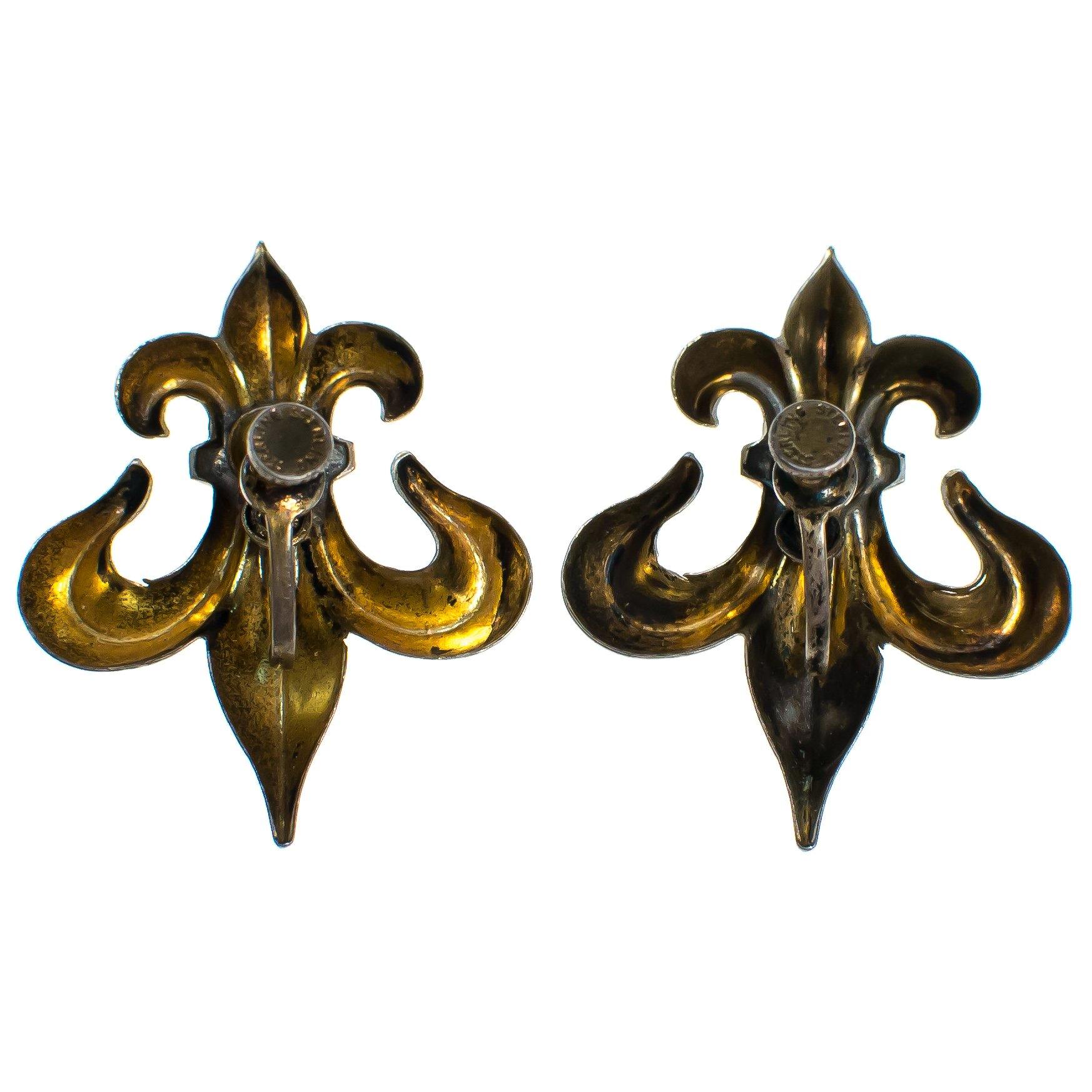 Vintage Sterling Silver Fleur de Lis Screw Back Earrings by Fleur de Lis - Vintage Meet Modern Vintage Jewelry - Chicago, Illinois - #oldhollywoodglamour #vintagemeetmodern #designervintage #jewelrybox #antiquejewelry #vintagejewelry