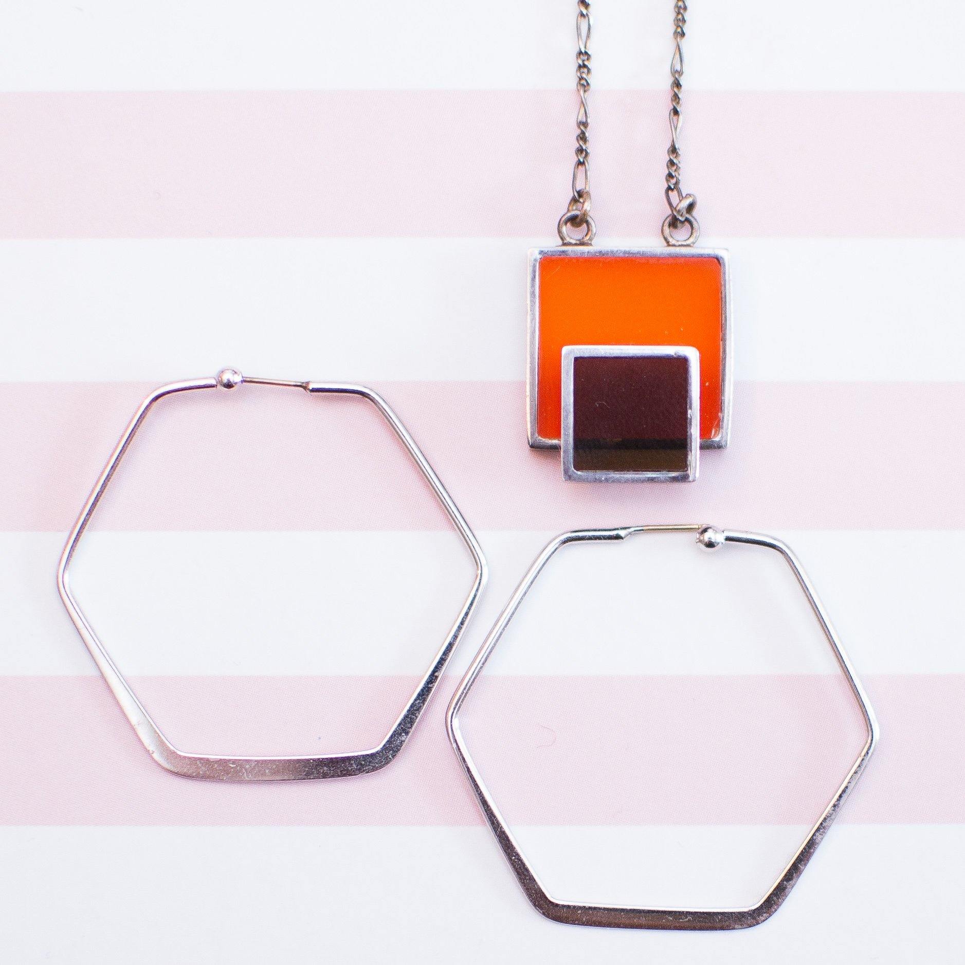 Mod Modrian Geometric Square Necklace in Carnelian and Burnt Sienna by Vintage Meet Modern - Vintage Meet Modern Vintage Jewelry - Chicago, Illinois - #oldhollywoodglamour #vintagemeetmodern #designervintage #jewelrybox #antiquejewelry #vintagejewelry