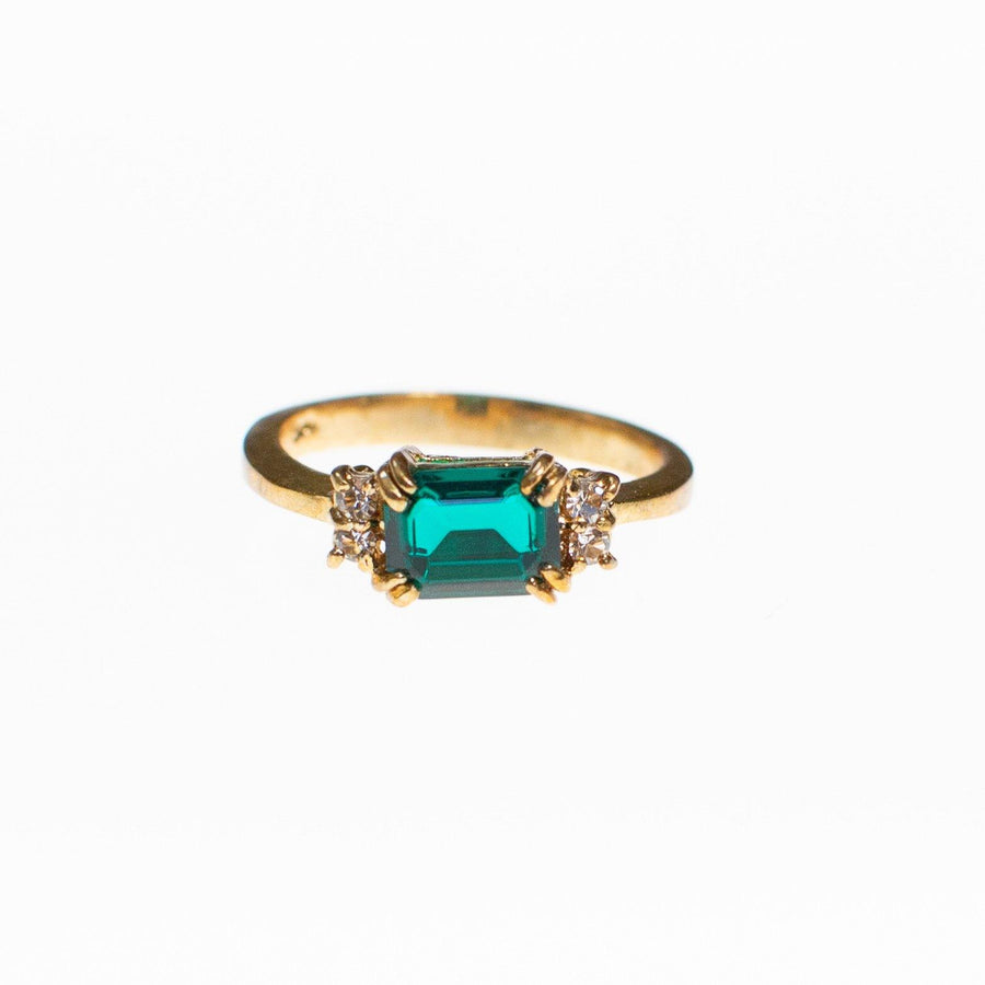 Emerald Crystal Statement Ring by Vintage Meet Modern - Vintage Meet Modern Vintage Jewelry - Chicago, Illinois - #oldhollywoodglamour #vintagemeetmodern #designervintage #jewelrybox #antiquejewelry #vintagejewelry