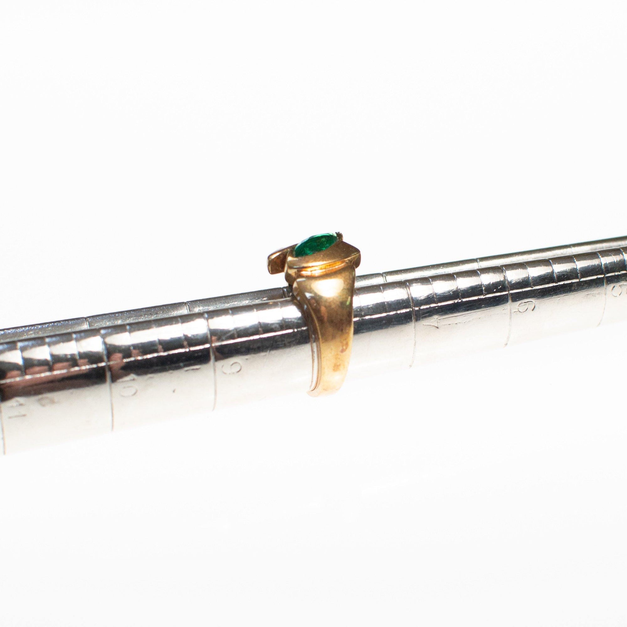 Emerald Green Crystal Statement Ring with Diamante Crystal Accents by Vintage Meet Modern - Vintage Meet Modern Vintage Jewelry - Chicago, Illinois - #oldhollywoodglamour #vintagemeetmodern #designervintage #jewelrybox #antiquejewelry #vintagejewelry