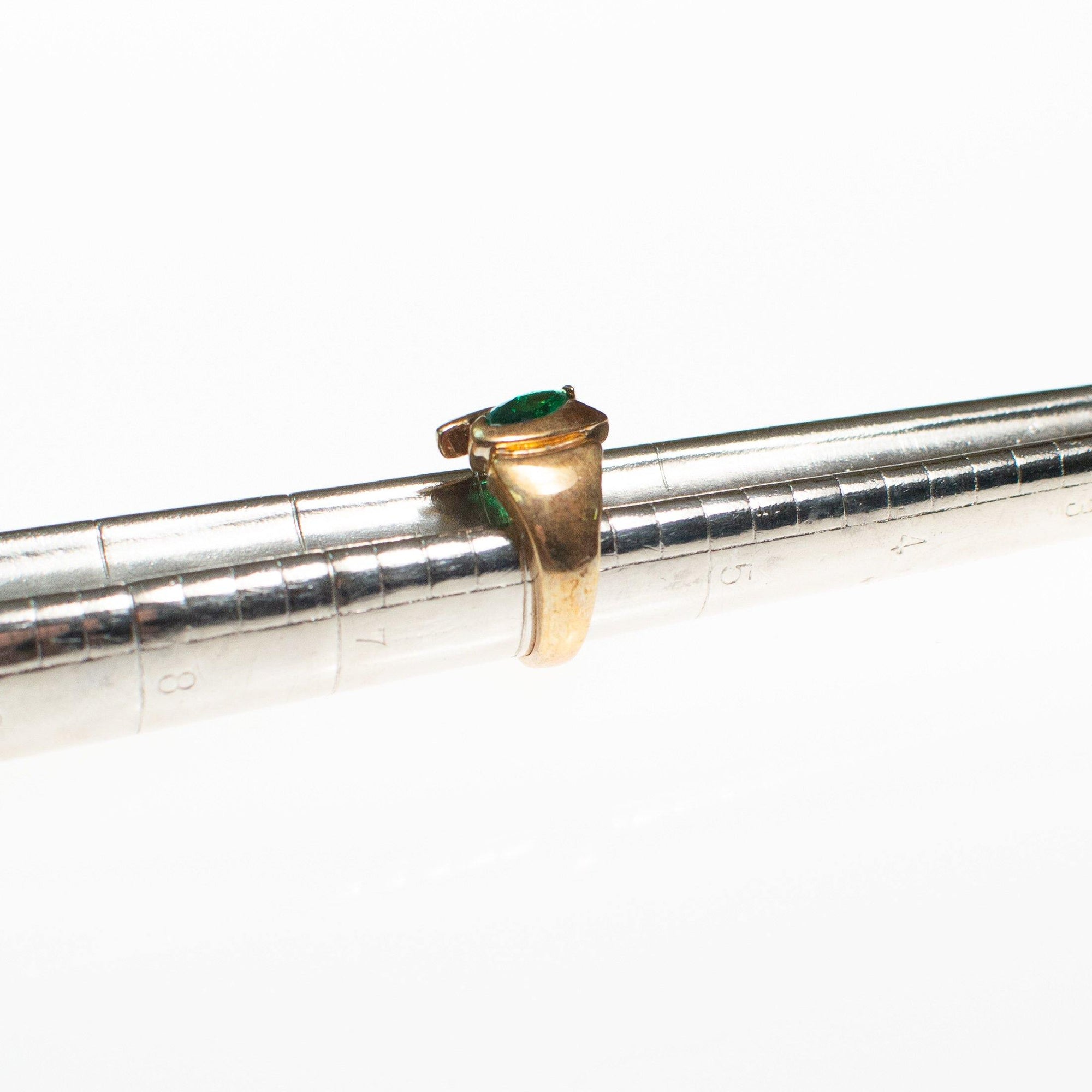 Emerald Green Crystal Statement Ring with Diamante Crystal Accents by Vintage Meet Modern - Vintage Meet Modern Vintage Jewelry - Chicago, Illinois - #oldhollywoodglamour #vintagemeetmodern #designervintage #jewelrybox #antiquejewelry #vintagejewelry