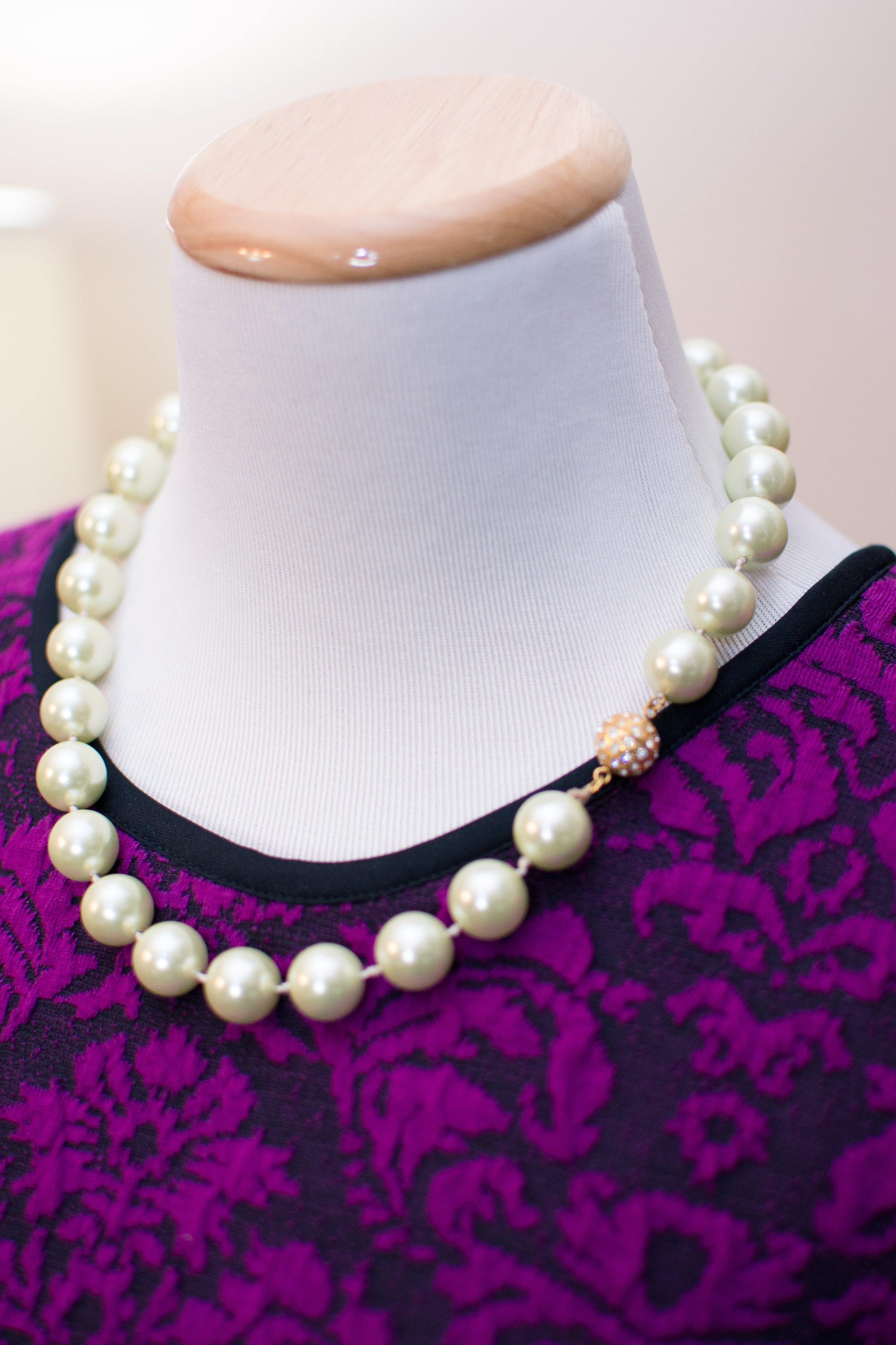Majorica Pearls by Vintage Meet Modern - Vintage Meet Modern Vintage Jewelry - Chicago, Illinois - #oldhollywoodglamour #vintagemeetmodern #designervintage #jewelrybox #antiquejewelry #vintagejewelry