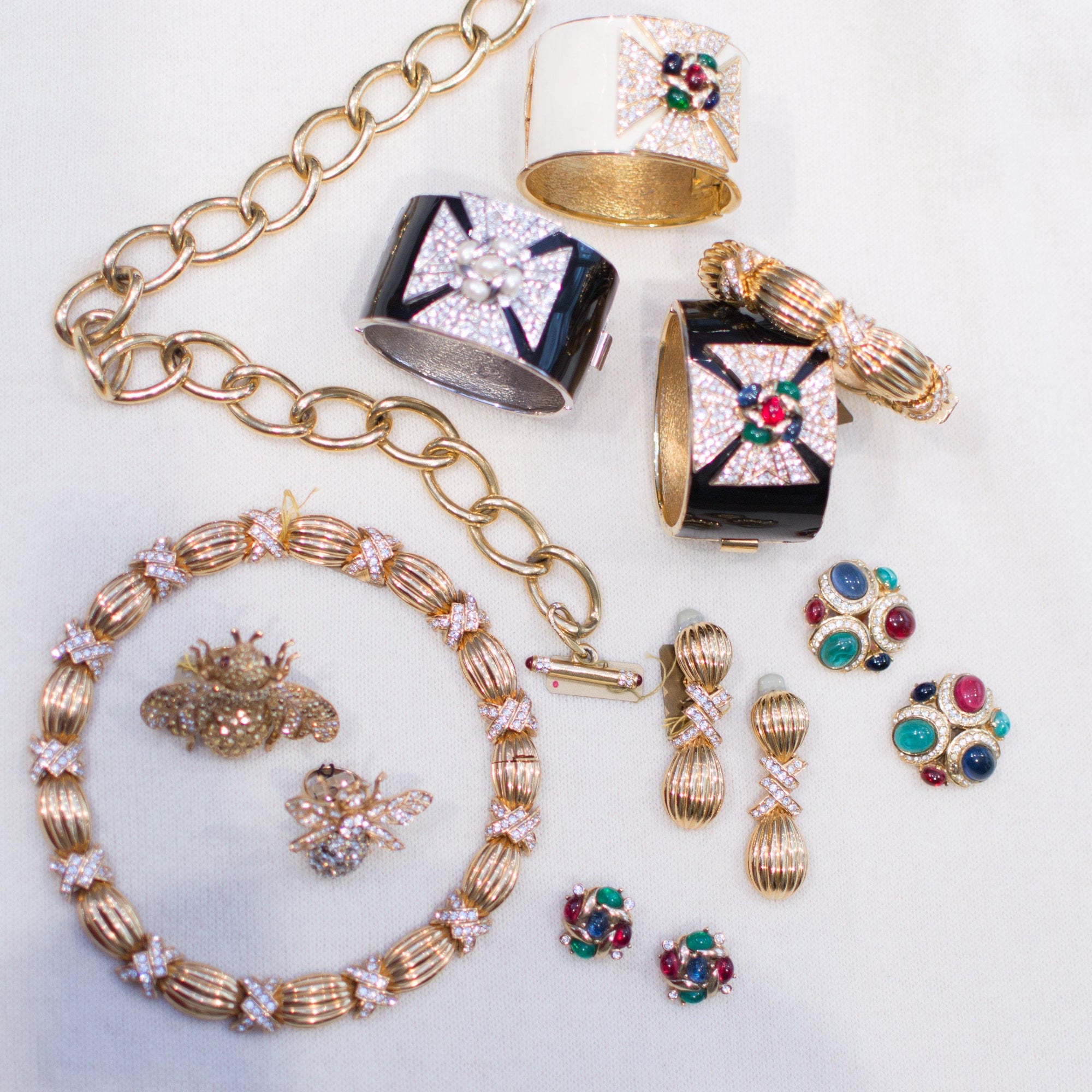 Ciner XO Bracelet by Vintage Meet Modern - Vintage Meet Modern Vintage Jewelry - Chicago, Illinois - #oldhollywoodglamour #vintagemeetmodern #designervintage #jewelrybox #antiquejewelry #vintagejewelry