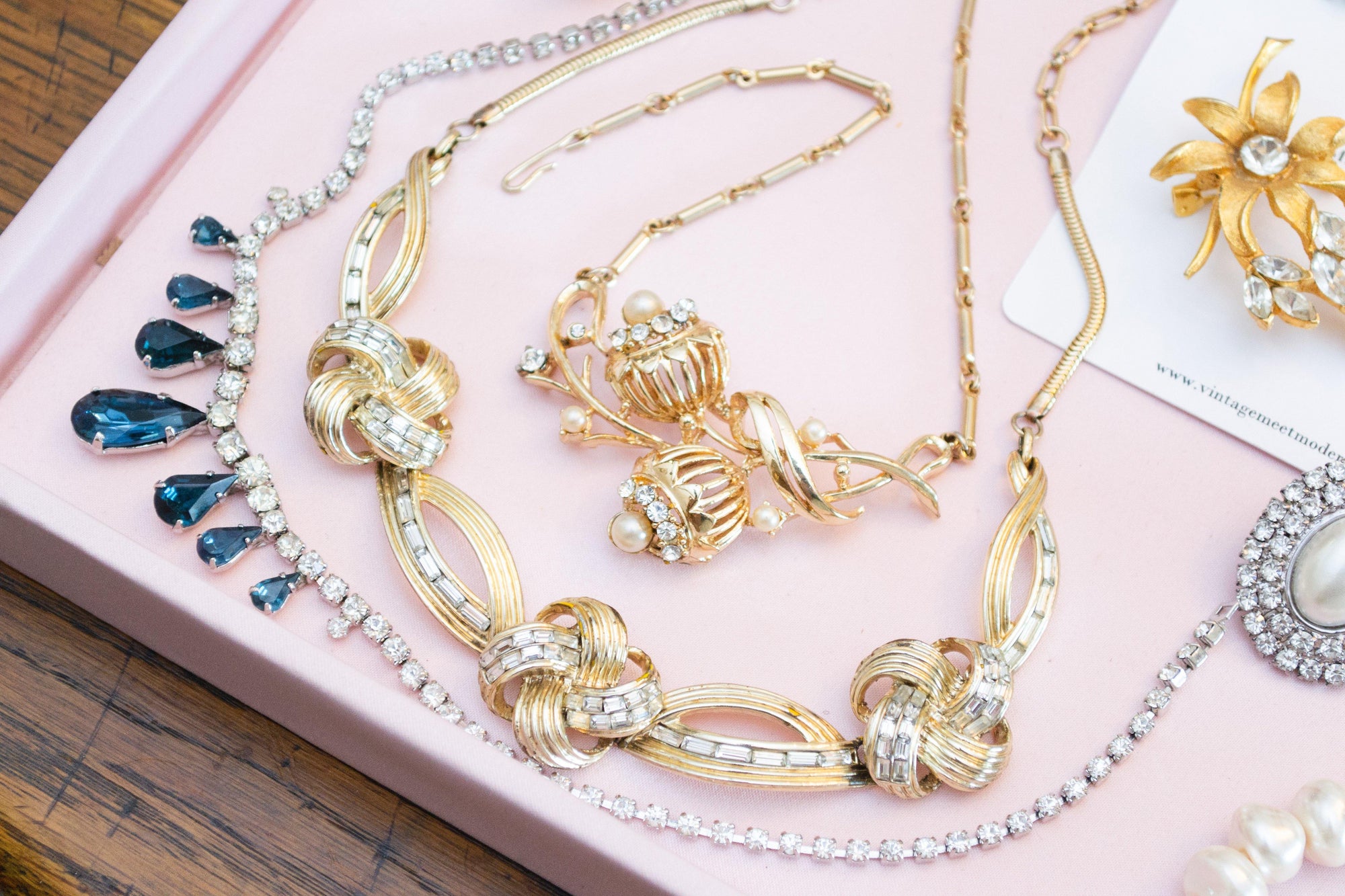 Vintage Pearl and Rhinestone Necklace by Vintage Meet Modern - Vintage Meet Modern Vintage Jewelry - Chicago, Illinois - #oldhollywoodglamour #vintagemeetmodern #designervintage #jewelrybox #antiquejewelry #vintagejewelry