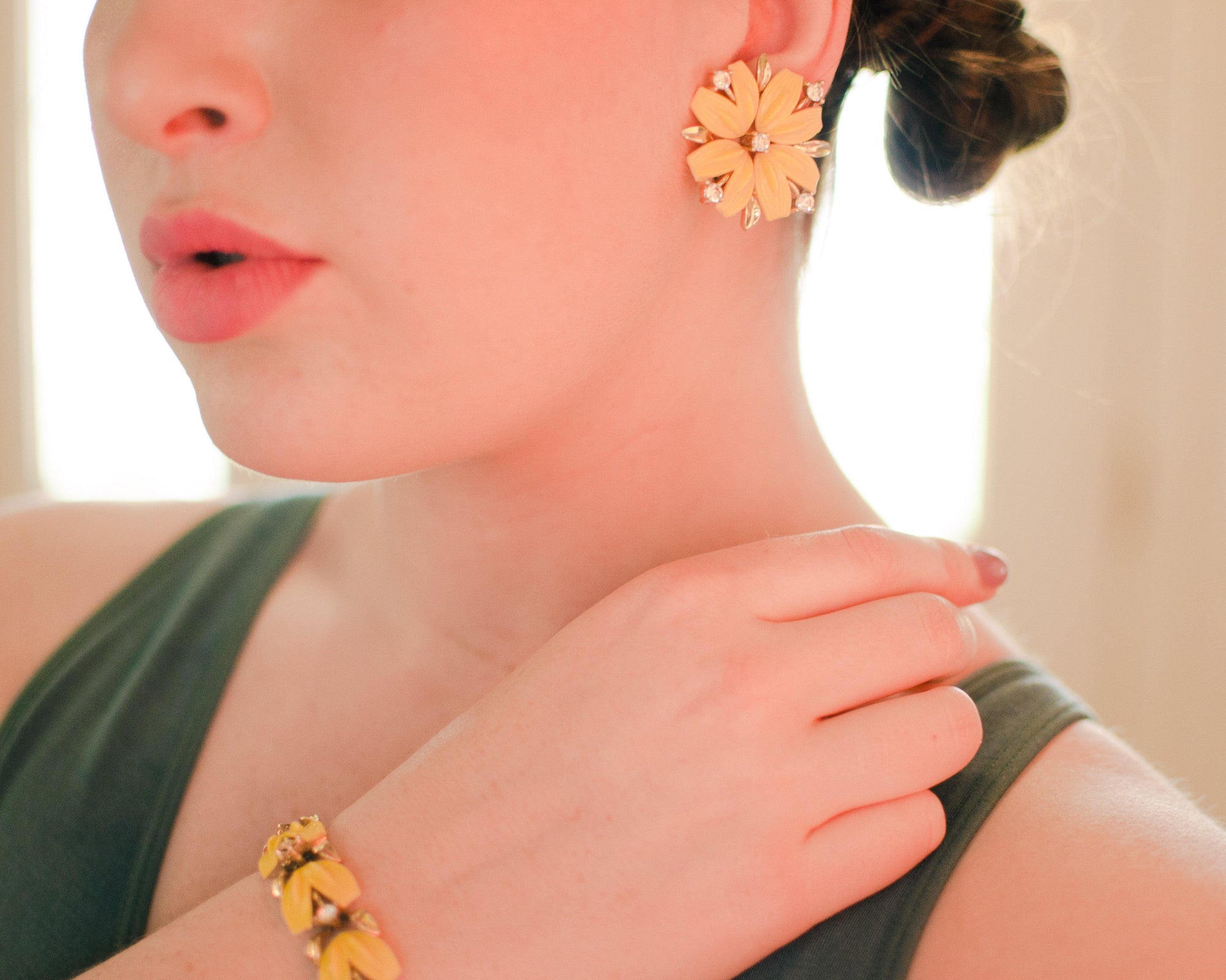 Vintage Lisner Yellow Thermoset Bracelet by Lisner - Vintage Meet Modern Vintage Jewelry - Chicago, Illinois - #oldhollywoodglamour #vintagemeetmodern #designervintage #jewelrybox #antiquejewelry #vintagejewelry