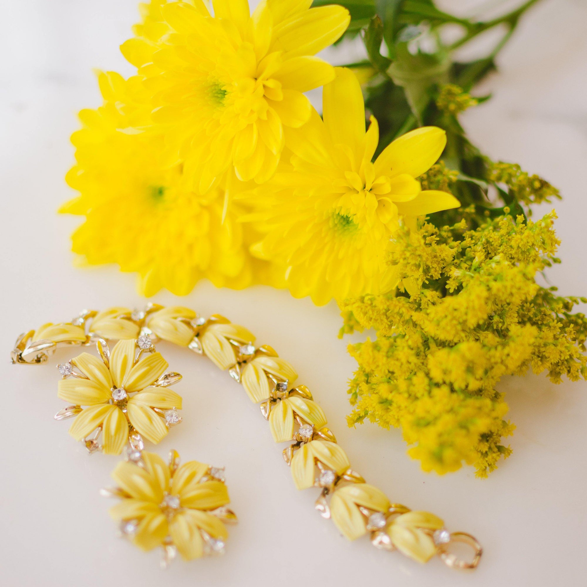 Vintage Lisner Yellow Thermoset Bracelet by Lisner - Vintage Meet Modern Vintage Jewelry - Chicago, Illinois - #oldhollywoodglamour #vintagemeetmodern #designervintage #jewelrybox #antiquejewelry #vintagejewelry