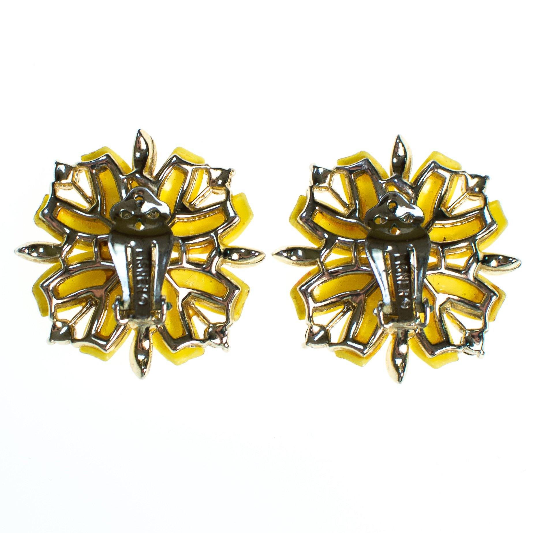 Vintage Lisner Yellow Thermoset Earrings by Vintage Meet Modern - Vintage Meet Modern Vintage Jewelry - Chicago, Illinois - #oldhollywoodglamour #vintagemeetmodern #designervintage #jewelrybox #antiquejewelry #vintagejewelry