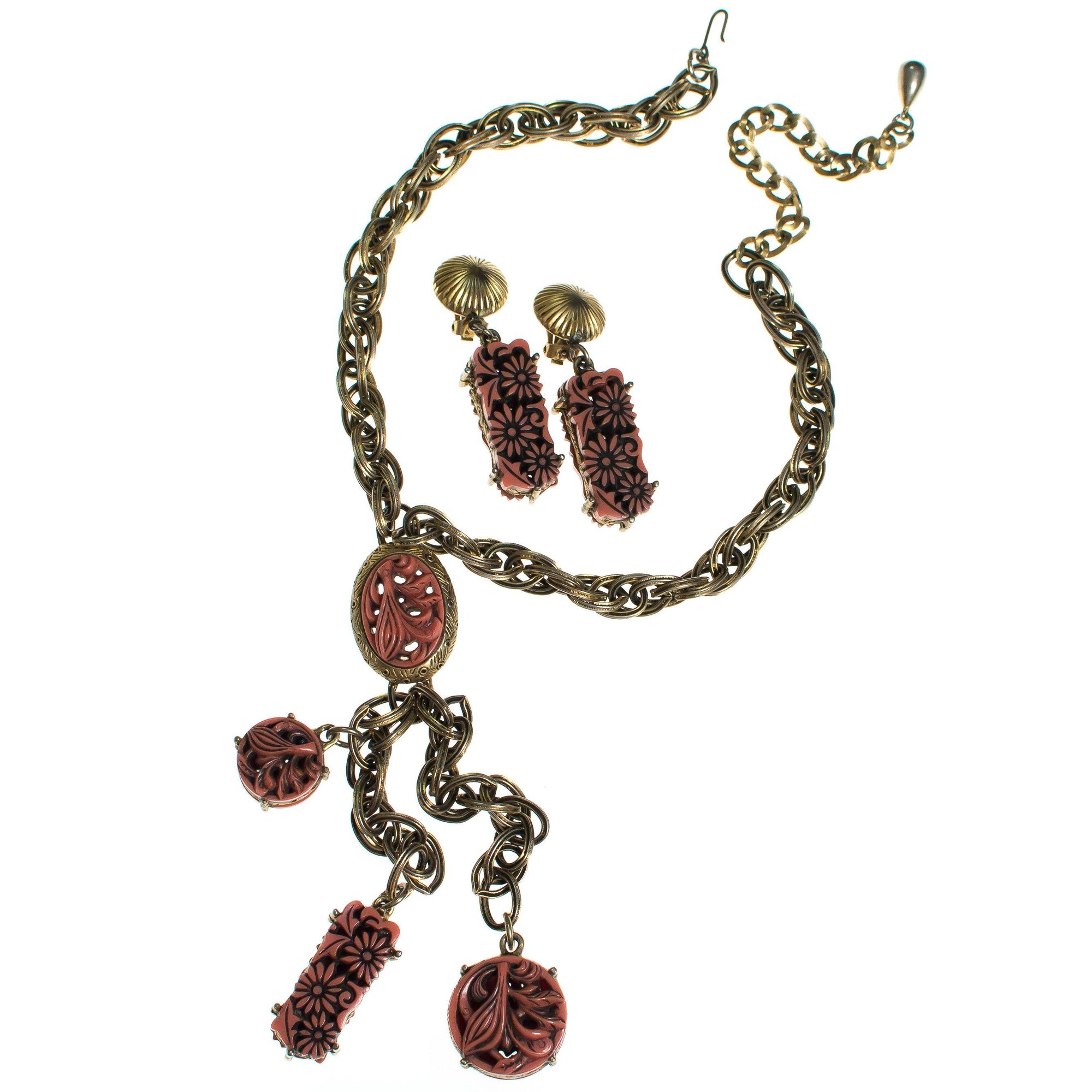 Vintage Selro Carved Daisy Lariat Necklace by Selro - Vintage Meet Modern Vintage Jewelry - Chicago, Illinois - #oldhollywoodglamour #vintagemeetmodern #designervintage #jewelrybox #antiquejewelry #vintagejewelry