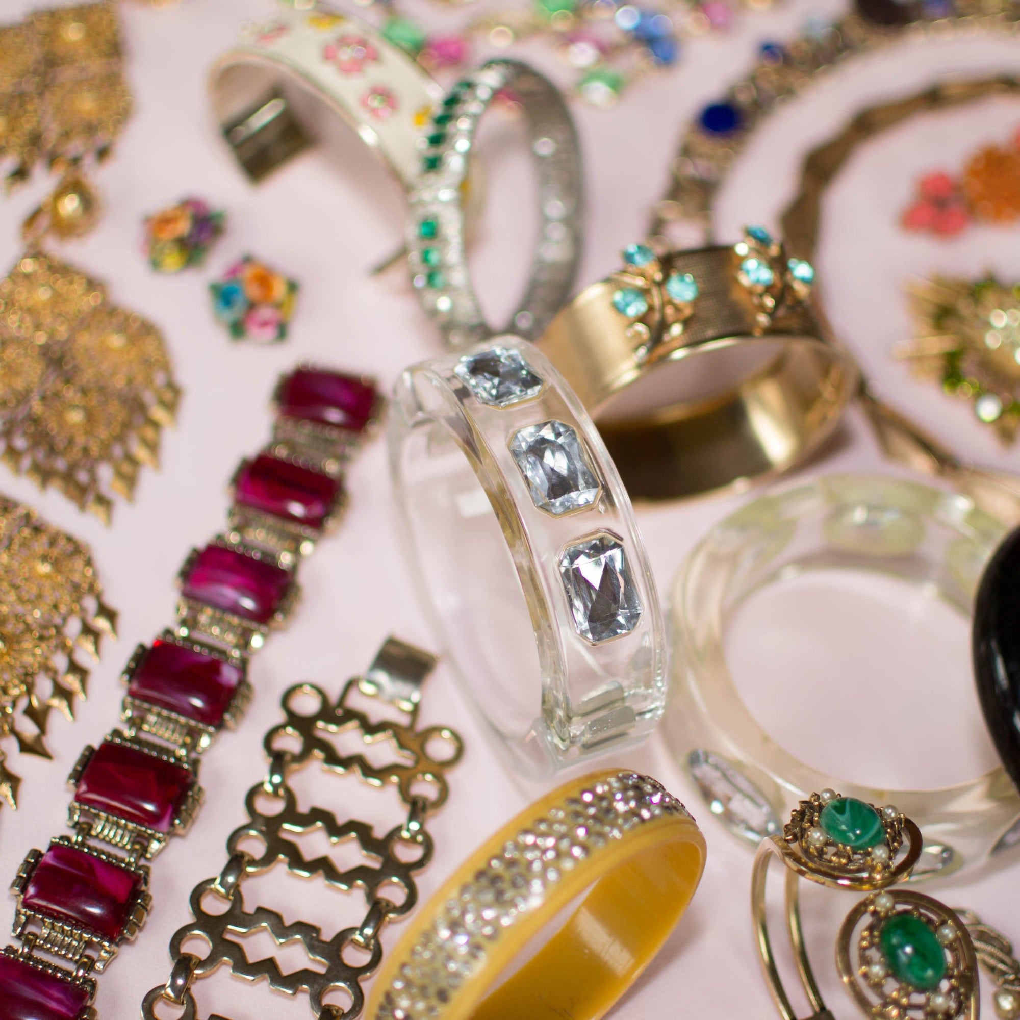 Red Thermoset Panel Bracelet Set in Antique Gold Tone by Thermoset - Vintage Meet Modern Vintage Jewelry - Chicago, Illinois - #oldhollywoodglamour #vintagemeetmodern #designervintage #jewelrybox #antiquejewelry #vintagejewelry