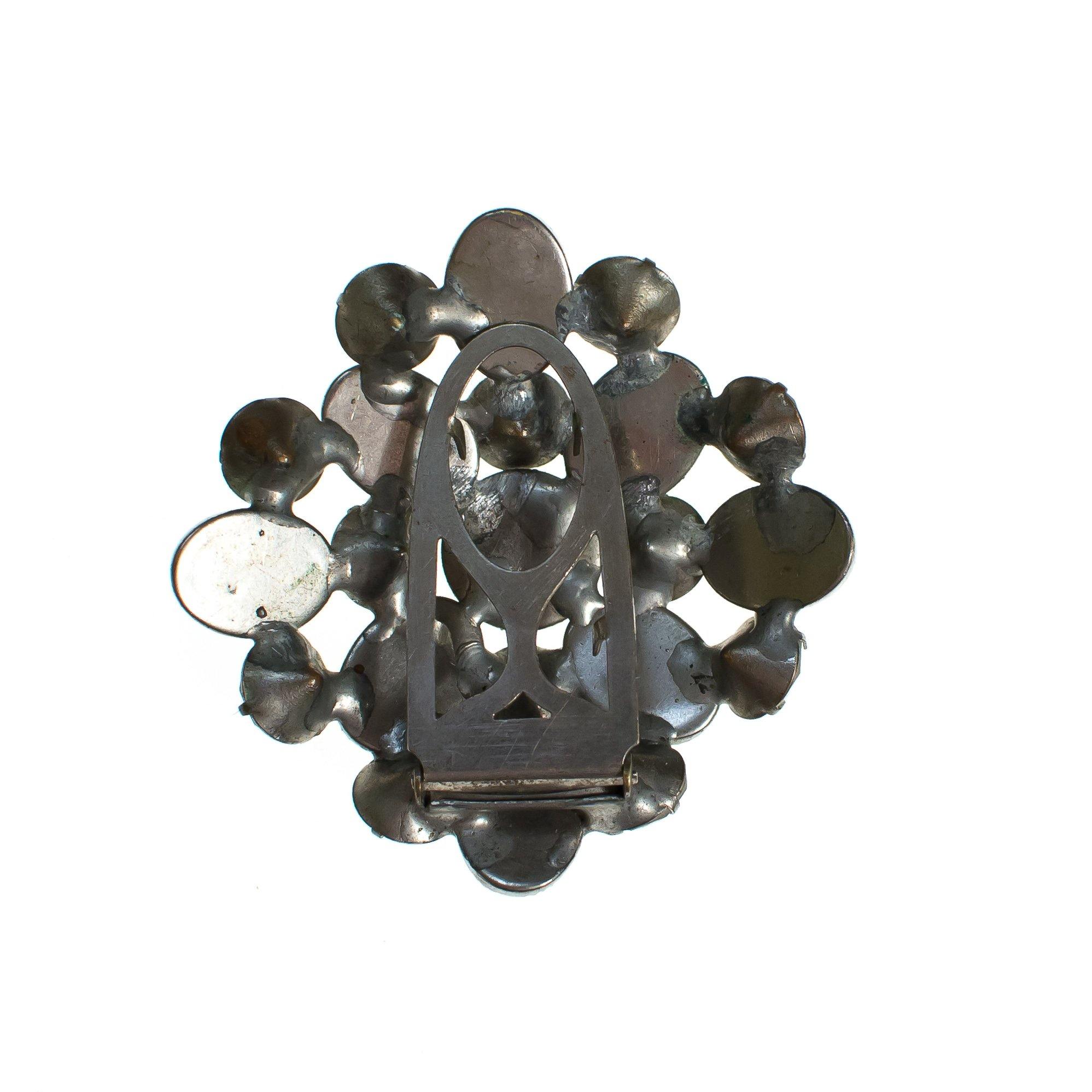 Vintage Art Deco Era Dress, Fur Clip with Rhinestones and Light Green Cats Eye Cabochon Rhinestones by Art Deco - Vintage Meet Modern Vintage Jewelry - Chicago, Illinois - #oldhollywoodglamour #vintagemeetmodern #designervintage #jewelrybox #antiquejewelry #vintagejewelry