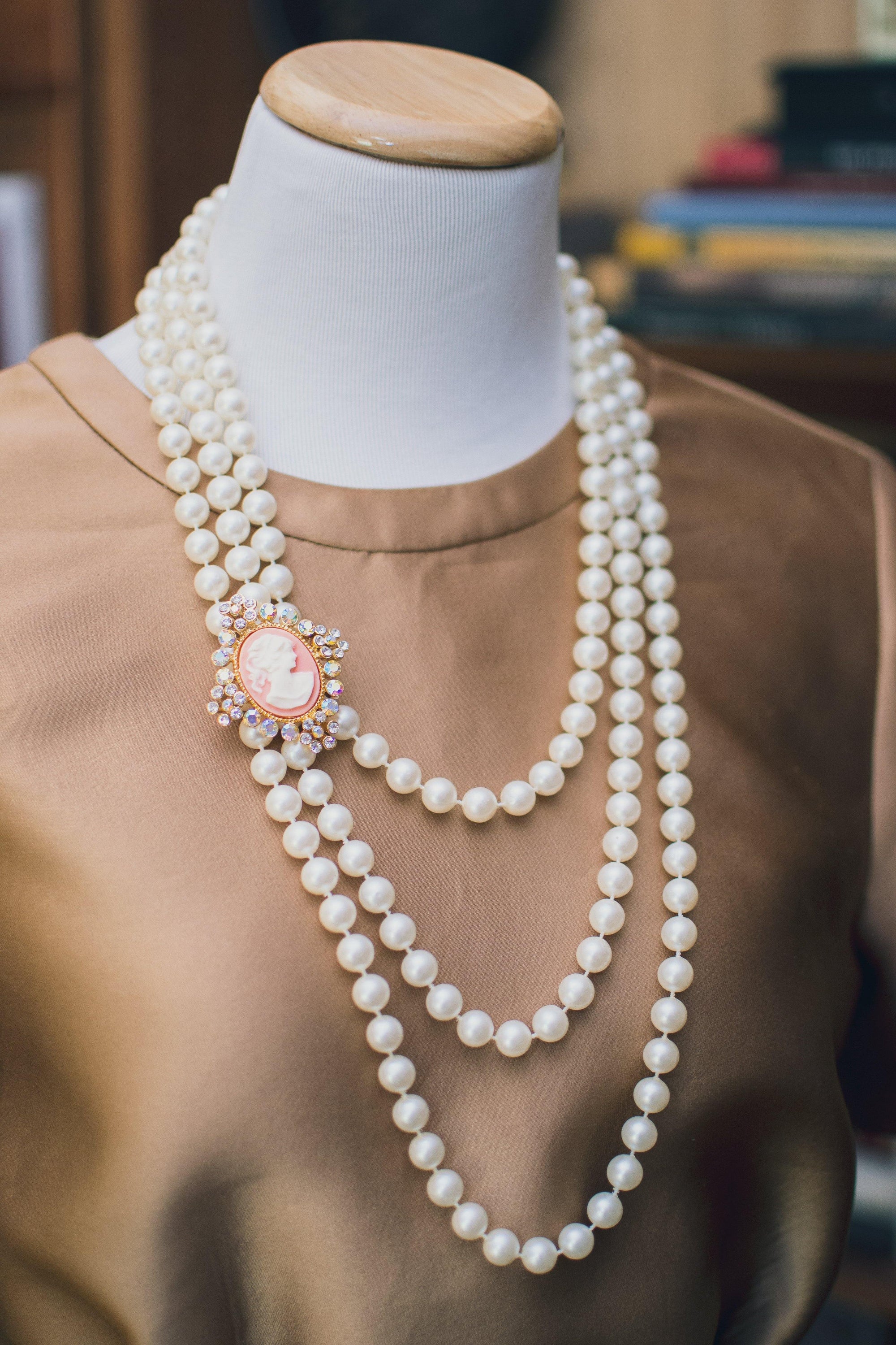 Vintage Opera Length Faux Pearl Necklace by Vintage Meet Modern - Vintage Meet Modern Vintage Jewelry - Chicago, Illinois - #oldhollywoodglamour #vintagemeetmodern #designervintage #jewelrybox #antiquejewelry #vintagejewelry