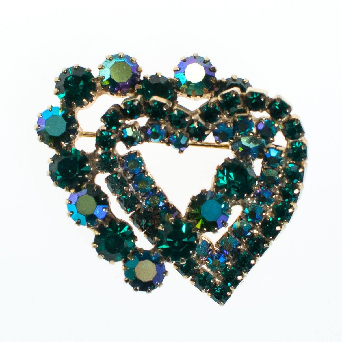 Vintage Emerald Green Aurora Borealis Double Heart Brooch by Vintage Meet Modern - Vintage Meet Modern Vintage Jewelry - Chicago, Illinois - #oldhollywoodglamour #vintagemeetmodern #designervintage #jewelrybox #antiquejewelry #vintagejewelry