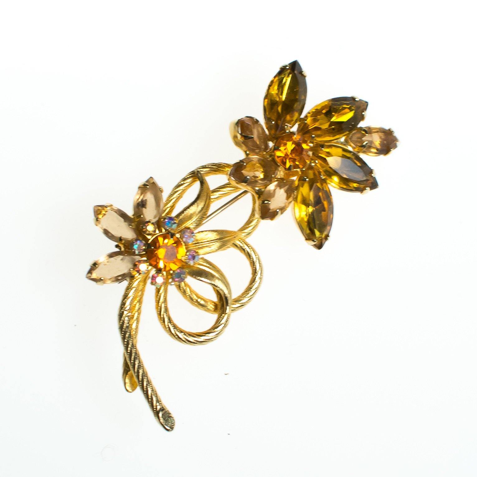 Vintage Flower Brooch, Gold Tone Brooch, Amber, Yellow Citrine, Golden Brown Rhinestones, Rainbow Iridescent Rhinestones, Brooches and Pins by 1950s - Vintage Meet Modern Vintage Jewelry - Chicago, Illinois - #oldhollywoodglamour #vintagemeetmodern #designervintage #jewelrybox #antiquejewelry #vintagejewelry