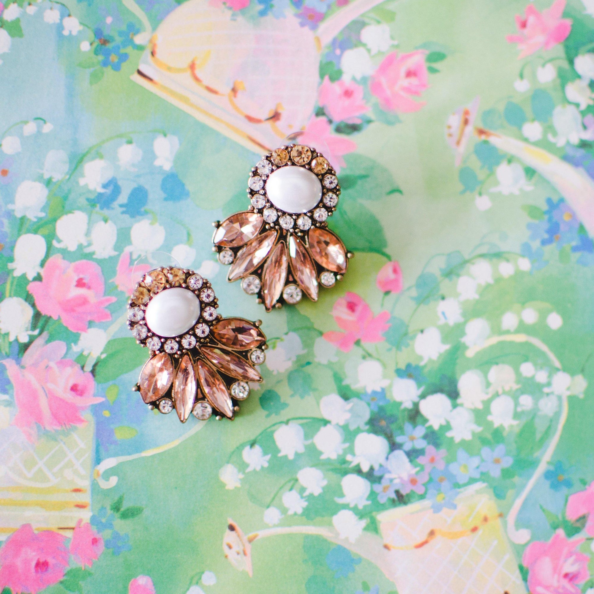 Morganite Topaz Crystal and Pearl Fan Earrings by Vintage Meet Modern - Vintage Meet Modern Vintage Jewelry - Chicago, Illinois - #oldhollywoodglamour #vintagemeetmodern #designervintage #jewelrybox #antiquejewelry #vintagejewelry