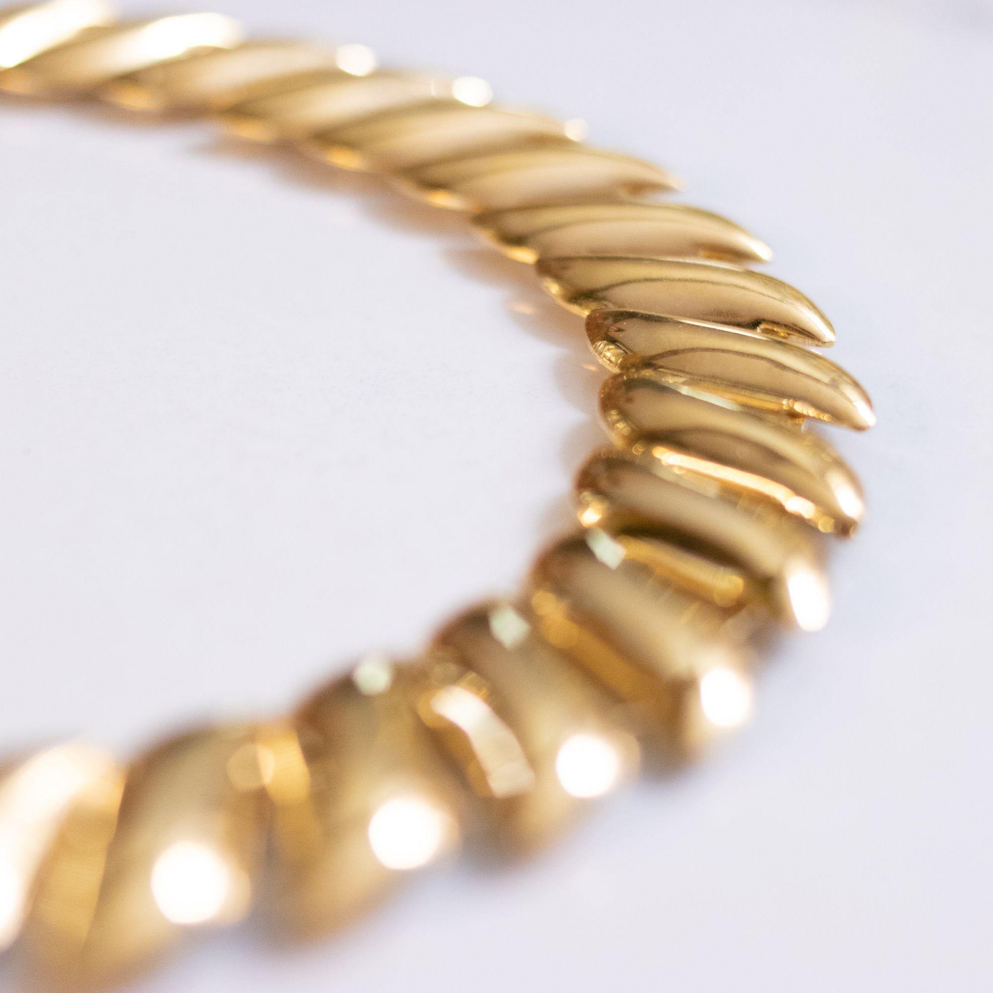 Vintage Swirl Flat Link Chain Necklace by Unsigned Beauty - Vintage Meet Modern Vintage Jewelry - Chicago, Illinois - #oldhollywoodglamour #vintagemeetmodern #designervintage #jewelrybox #antiquejewelry #vintagejewelry