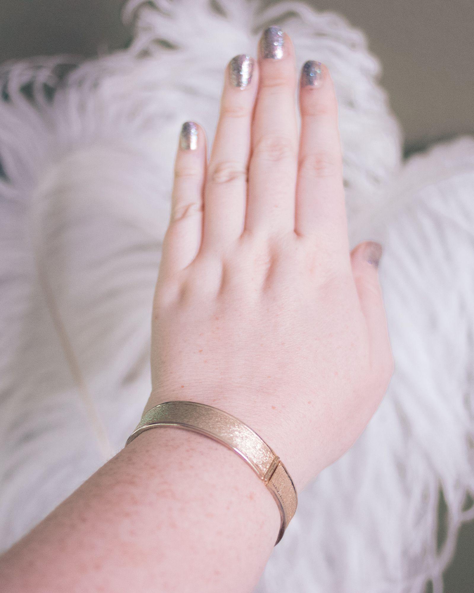 Vintage Gold Brushed Tone Hinged Bangle Bracelet by Unsigned Beauty - Vintage Meet Modern Vintage Jewelry - Chicago, Illinois - #oldhollywoodglamour #vintagemeetmodern #designervintage #jewelrybox #antiquejewelry #vintagejewelry