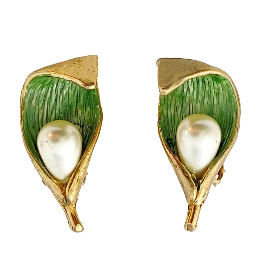 Vintage Lily of the Valley Earrings by Unsigned Beauty - Vintage Meet Modern Vintage Jewelry - Chicago, Illinois - #oldhollywoodglamour #vintagemeetmodern #designervintage #jewelrybox #antiquejewelry #vintagejewelry