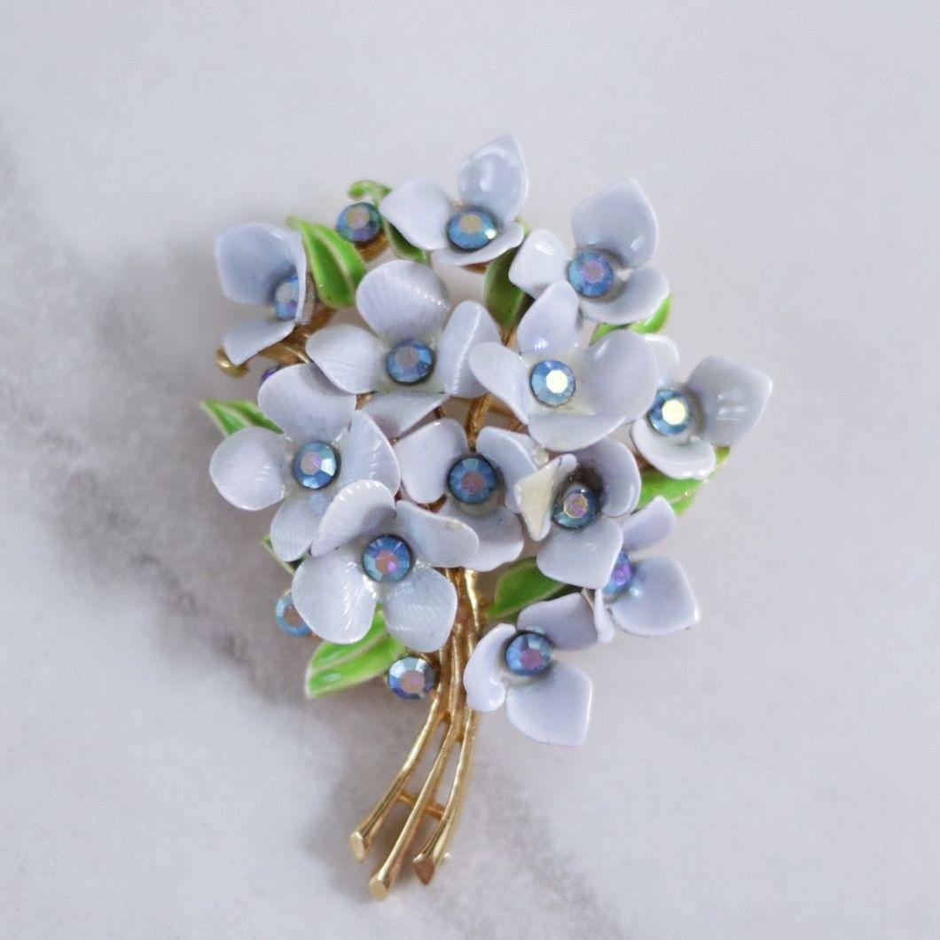 Vintage Baby Blue Forget Me Knot Floral Brooch with Blue Rhinestones by Unsigned Beauty - Vintage Meet Modern Vintage Jewelry - Chicago, Illinois - #oldhollywoodglamour #vintagemeetmodern #designervintage #jewelrybox #antiquejewelry #vintagejewelry