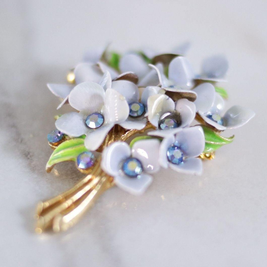 Vintage Baby Blue Forget Me Knot Floral Brooch with Blue Rhinestones by Unsigned Beauty - Vintage Meet Modern Vintage Jewelry - Chicago, Illinois - #oldhollywoodglamour #vintagemeetmodern #designervintage #jewelrybox #antiquejewelry #vintagejewelry