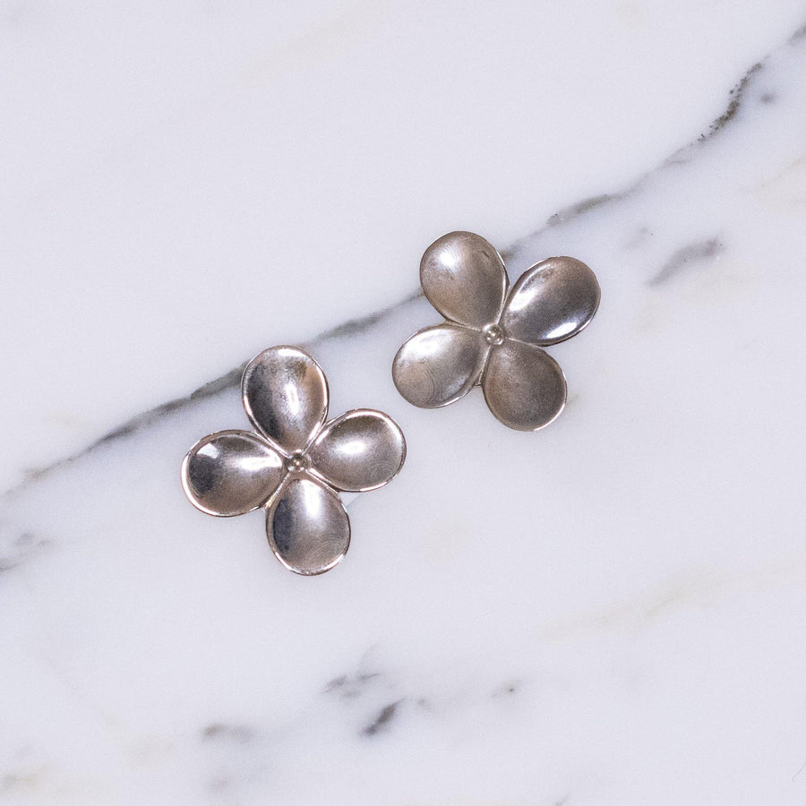 Vintage Angela Cummings Sterling Silver Flower Earrings by Angela Cummings - Vintage Meet Modern Vintage Jewelry - Chicago, Illinois - #oldhollywoodglamour #vintagemeetmodern #designervintage #jewelrybox #antiquejewelry #vintagejewelry