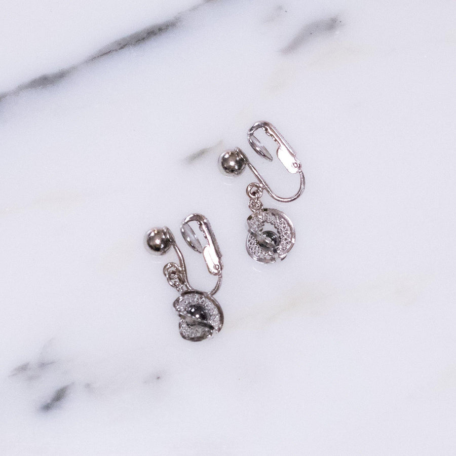 Vintage Sterling Silver Hematite Bead with Silver Filigree Petite Dangling Earrings by Vintage Meet Modern - Vintage Meet Modern Vintage Jewelry - Chicago, Illinois - #oldhollywoodglamour #vintagemeetmodern #designervintage #jewelrybox #antiquejewelry #vintagejewelry