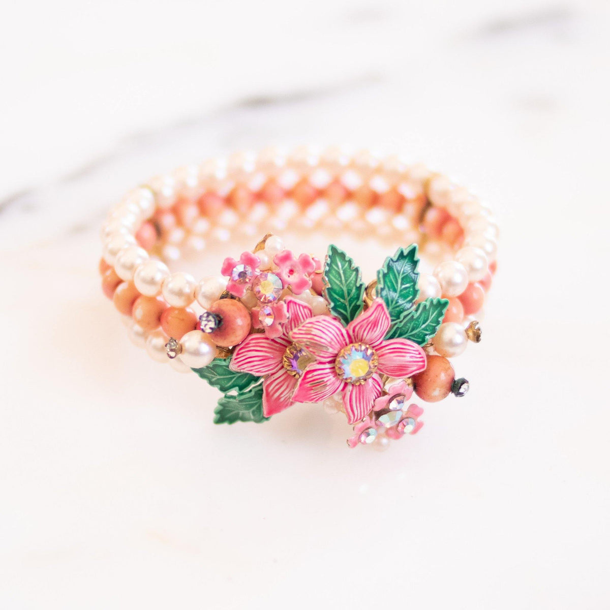 Vintage 1950s Pearl Bracelet with Artisan Floral Detailing