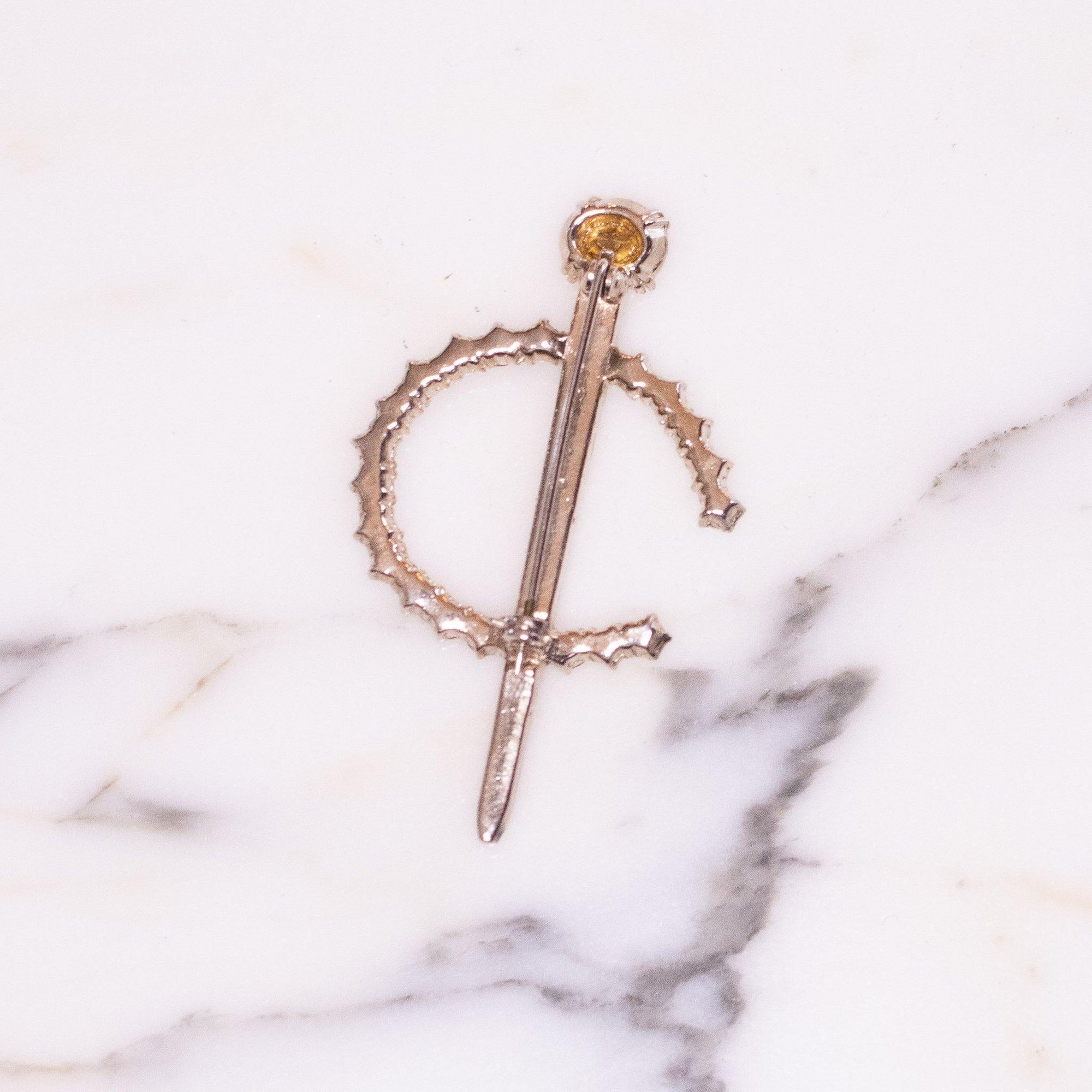 Vintage Diamante Crystal Horseshoe and Nail Brooch by Unsigned Beauty - Vintage Meet Modern Vintage Jewelry - Chicago, Illinois - #oldhollywoodglamour #vintagemeetmodern #designervintage #jewelrybox #antiquejewelry #vintagejewelry