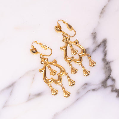 Vintage Gold Dangle Earrings by Unsigned Beauties - Vintage Meet Modern Vintage Jewelry - Chicago, Illinois - #oldhollywoodglamour #vintagemeetmodern #designervintage #jewelrybox #antiquejewelry #vintagejewelry