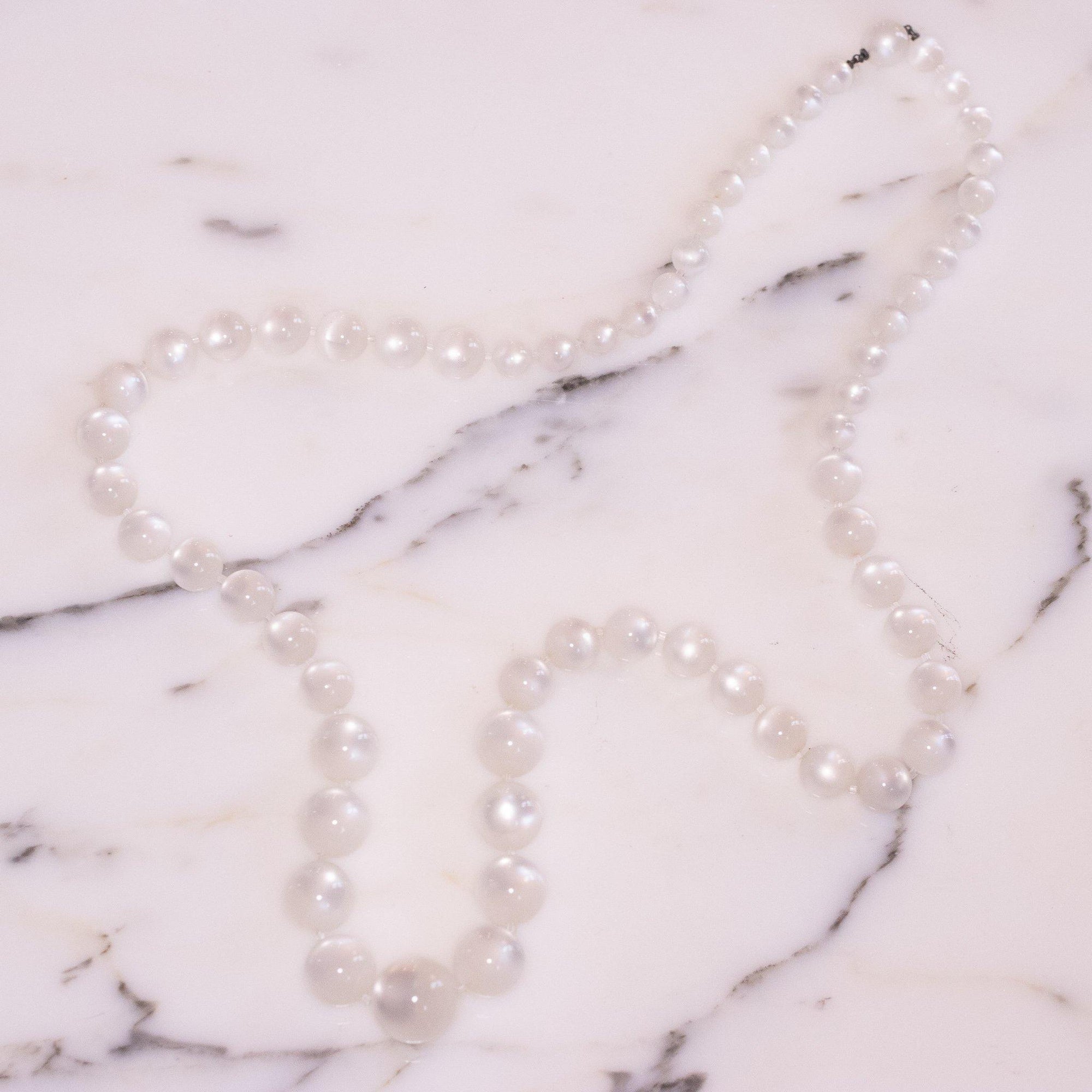 Vintage Lucite White Moonglow Necklace by Unsigned Beauty - Vintage Meet Modern Vintage Jewelry - Chicago, Illinois - #oldhollywoodglamour #vintagemeetmodern #designervintage #jewelrybox #antiquejewelry #vintagejewelry