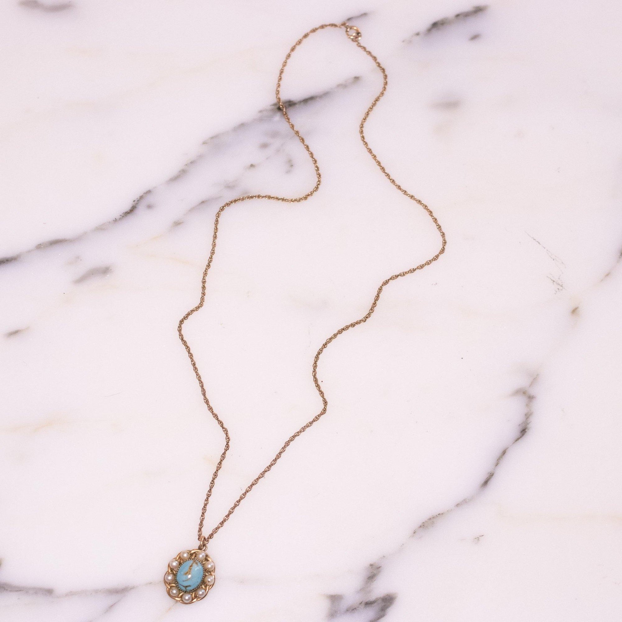 Vintage Art Deco Faux Turquoise Glass Pearl Necklace by Vintage Meet Modern - Vintage Meet Modern Vintage Jewelry - Chicago, Illinois - #oldhollywoodglamour #vintagemeetmodern #designervintage #jewelrybox #antiquejewelry #vintagejewelry