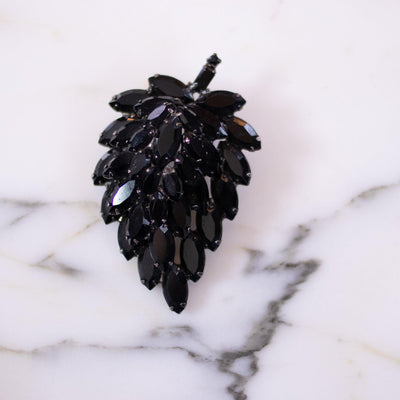 Vintage Jet Crystal Rhinestone Leaf Brooch by Unsigned Beauty - Vintage Meet Modern Vintage Jewelry - Chicago, Illinois - #oldhollywoodglamour #vintagemeetmodern #designervintage #jewelrybox #antiquejewelry #vintagejewelry