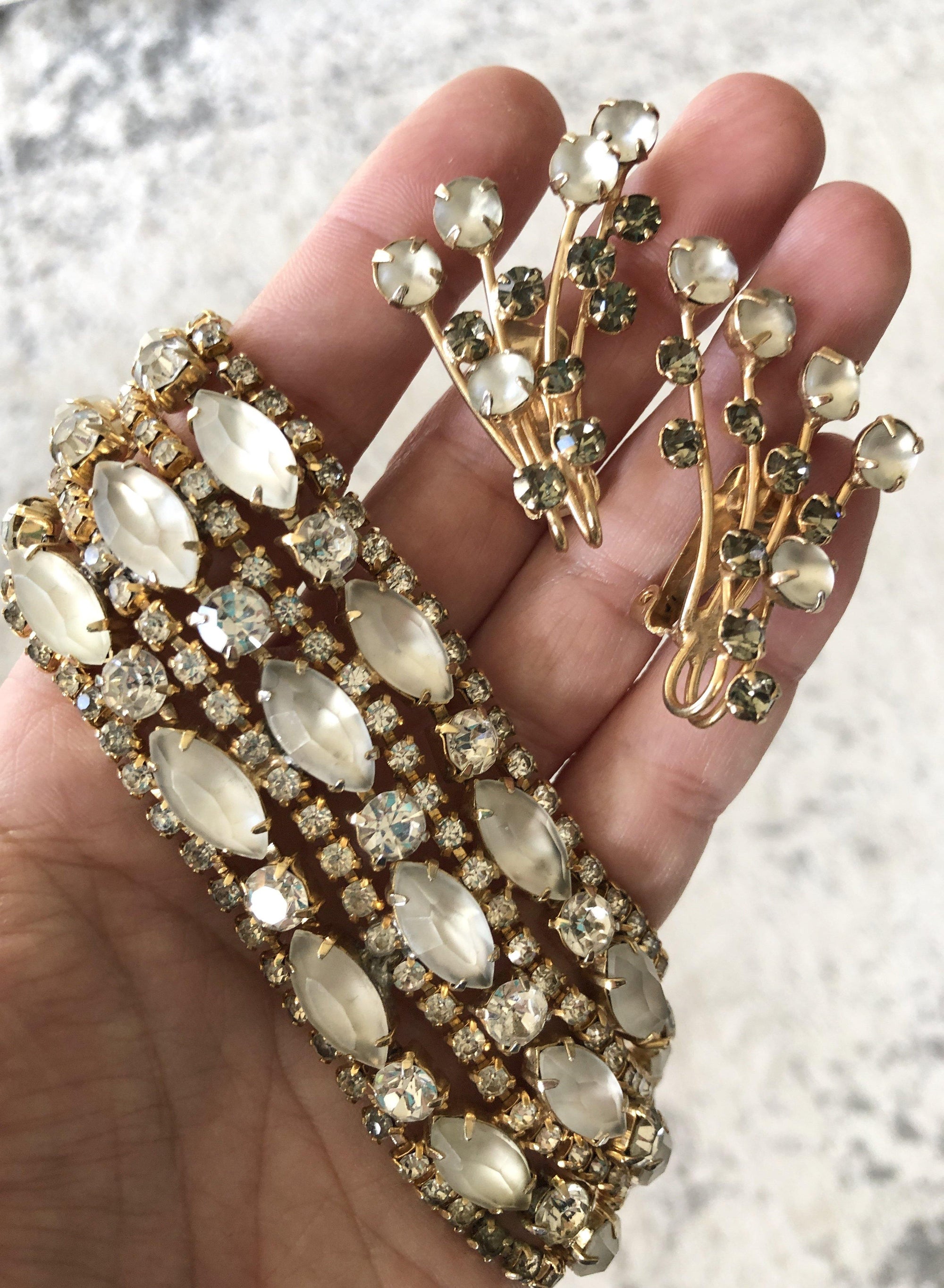 Vintage 1950s Wide Champagne Rhinestone Bracelet Set In Gold Tone by Vintage Meet Modern - Vintage Meet Modern Vintage Jewelry - Chicago, Illinois - #oldhollywoodglamour #vintagemeetmodern #designervintage #jewelrybox #antiquejewelry #vintagejewelry