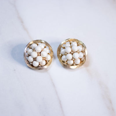 Vintage Matte Pearl Gold Button Earrings by Unsigned Beauty - Vintage Meet Modern Vintage Jewelry - Chicago, Illinois - #oldhollywoodglamour #vintagemeetmodern #designervintage #jewelrybox #antiquejewelry #vintagejewelry