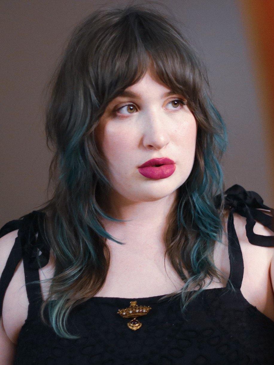 Vintage Gold Crown Brooch with Amber Cabochon Charm by Goldette - Vintage Meet Modern Vintage Jewelry - Chicago, Illinois - #oldhollywoodglamour #vintagemeetmodern #designervintage #jewelrybox #antiquejewelry #vintagejewelry