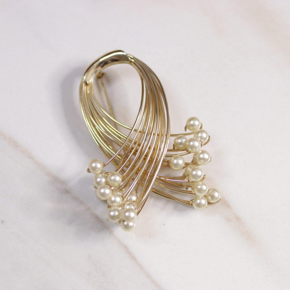Vintage Mid Century Modern Gold Wire Brooch with Pearls