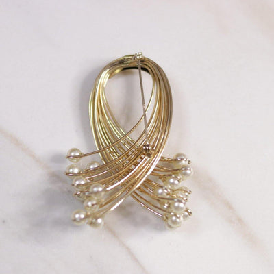 Vintage Mid Century Modern Gold Wire Brooch with Pearls by Vintage Meet Modern  - Vintage Meet Modern Vintage Jewelry - Chicago, Illinois - #oldhollywoodglamour #vintagemeetmodern #designervintage #jewelrybox #antiquejewelry #vintagejewelry