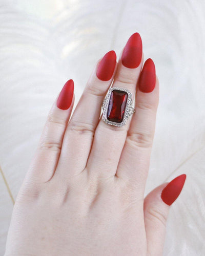 Vintage Art Deco Garnet Crystal Ring by Unsigned Beauty - Vintage Meet Modern Vintage Jewelry - Chicago, Illinois - #oldhollywoodglamour #vintagemeetmodern #designervintage #jewelrybox #antiquejewelry #vintagejewelry