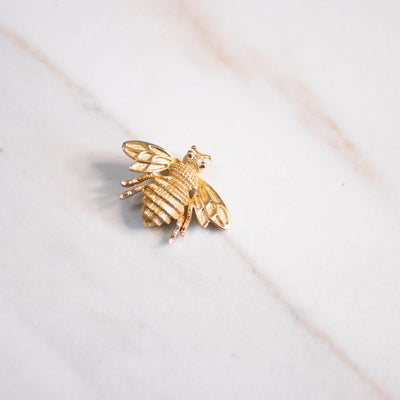 Vintage Avon Bee Brooch by Avon - Vintage Meet Modern Vintage Jewelry - Chicago, Illinois - #oldhollywoodglamour #vintagemeetmodern #designervintage #jewelrybox #antiquejewelry #vintagejewelry