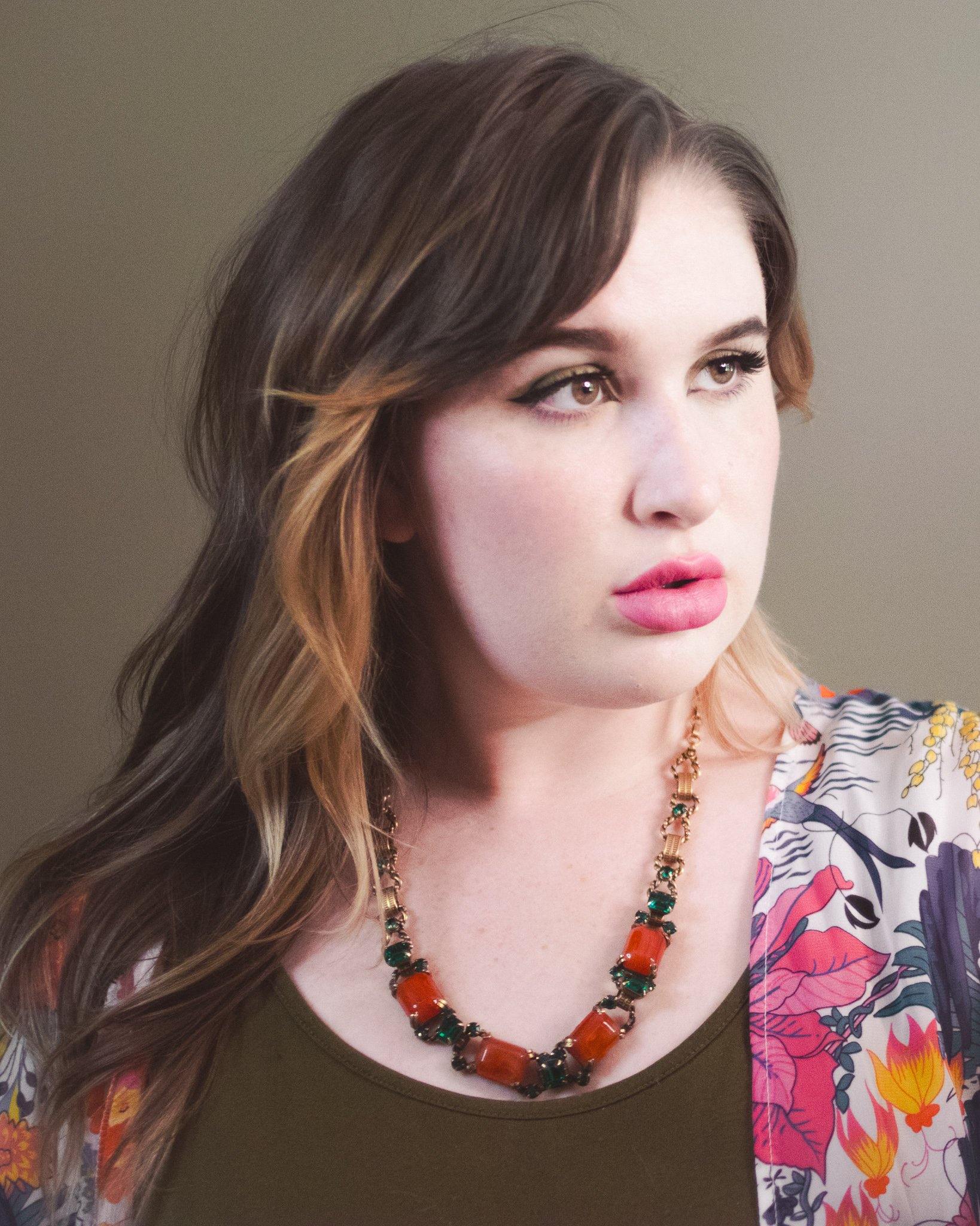 Vintage Genuine Carnelian and Emerald Crystal Necklace by Unsigned Beauty - Vintage Meet Modern Vintage Jewelry - Chicago, Illinois - #oldhollywoodglamour #vintagemeetmodern #designervintage #jewelrybox #antiquejewelry #vintagejewelry