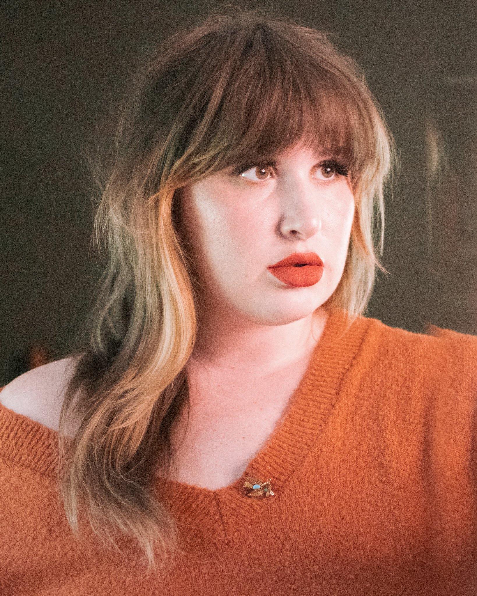 Vintage Tiny Gold Mama and Baby Bird Scatter Pin by Vintage Meet Modern - Vintage Meet Modern Vintage Jewelry - Chicago, Illinois - #oldhollywoodglamour #vintagemeetmodern #designervintage #jewelrybox #antiquejewelry #vintagejewelry