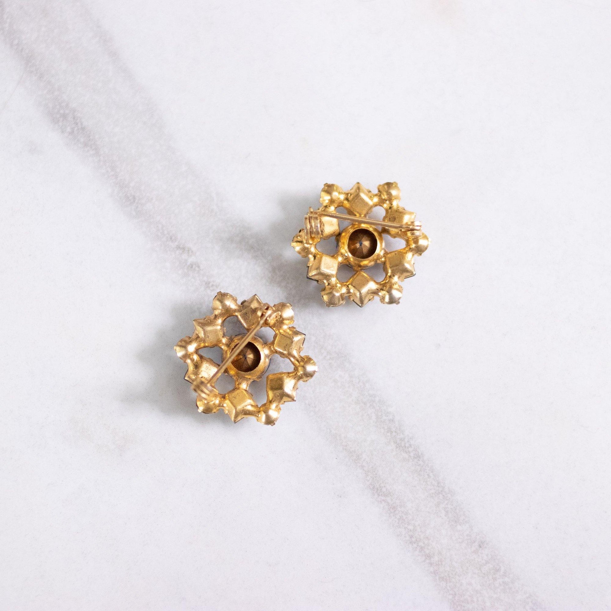 Vintage Petite Blue and White Rhinestone Scatter Pins by Unsigned Beauty - Vintage Meet Modern Vintage Jewelry - Chicago, Illinois - #oldhollywoodglamour #vintagemeetmodern #designervintage #jewelrybox #antiquejewelry #vintagejewelry