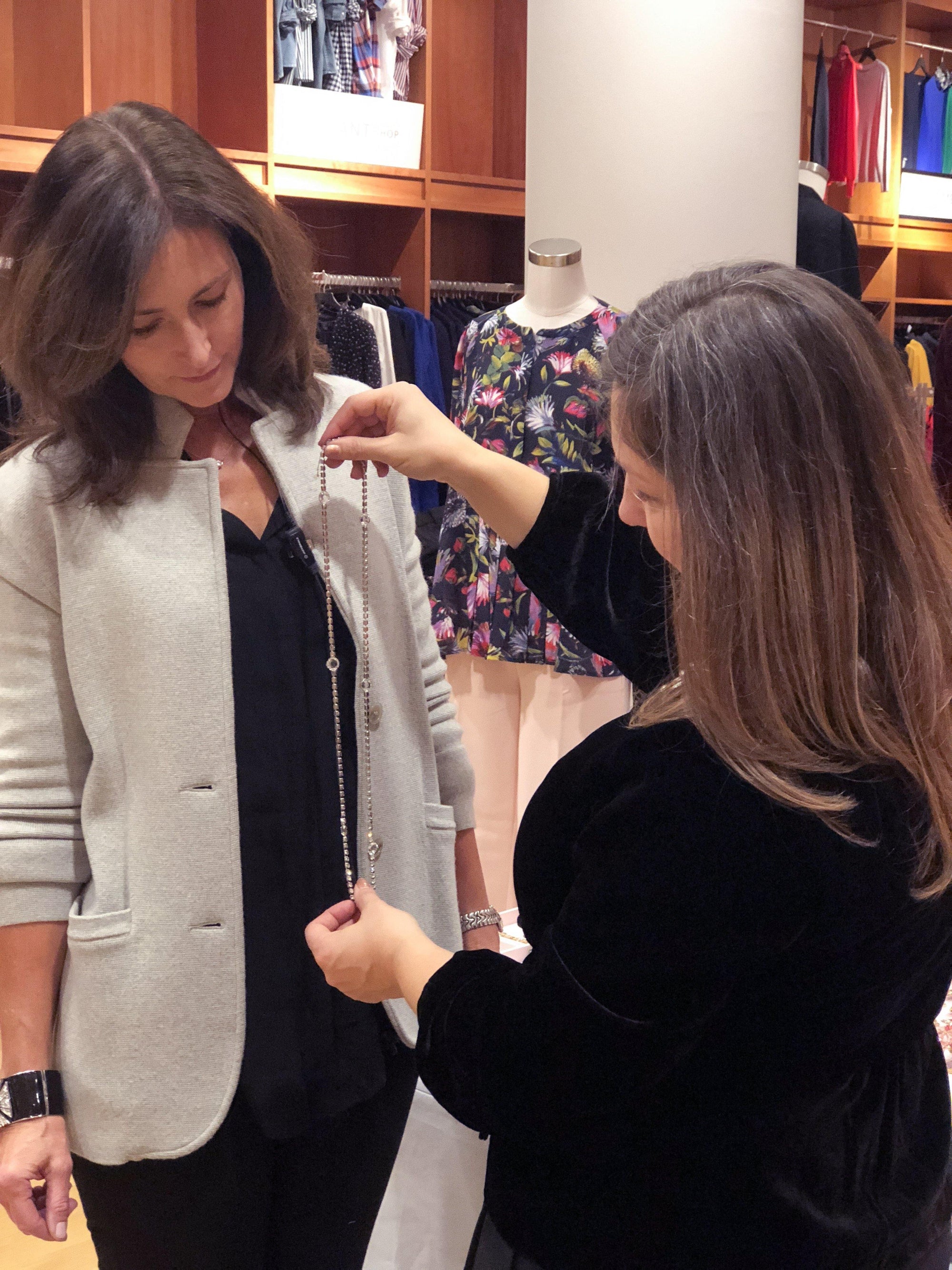 Curated Style - Masterclass on How to Go Beyond the Wardrobe Basics by Vintage Meet Modern - Vintage Meet Modern Vintage Jewelry - Chicago, Illinois - #oldhollywoodglamour #vintagemeetmodern #designervintage #jewelrybox #antiquejewelry #vintagejewelry