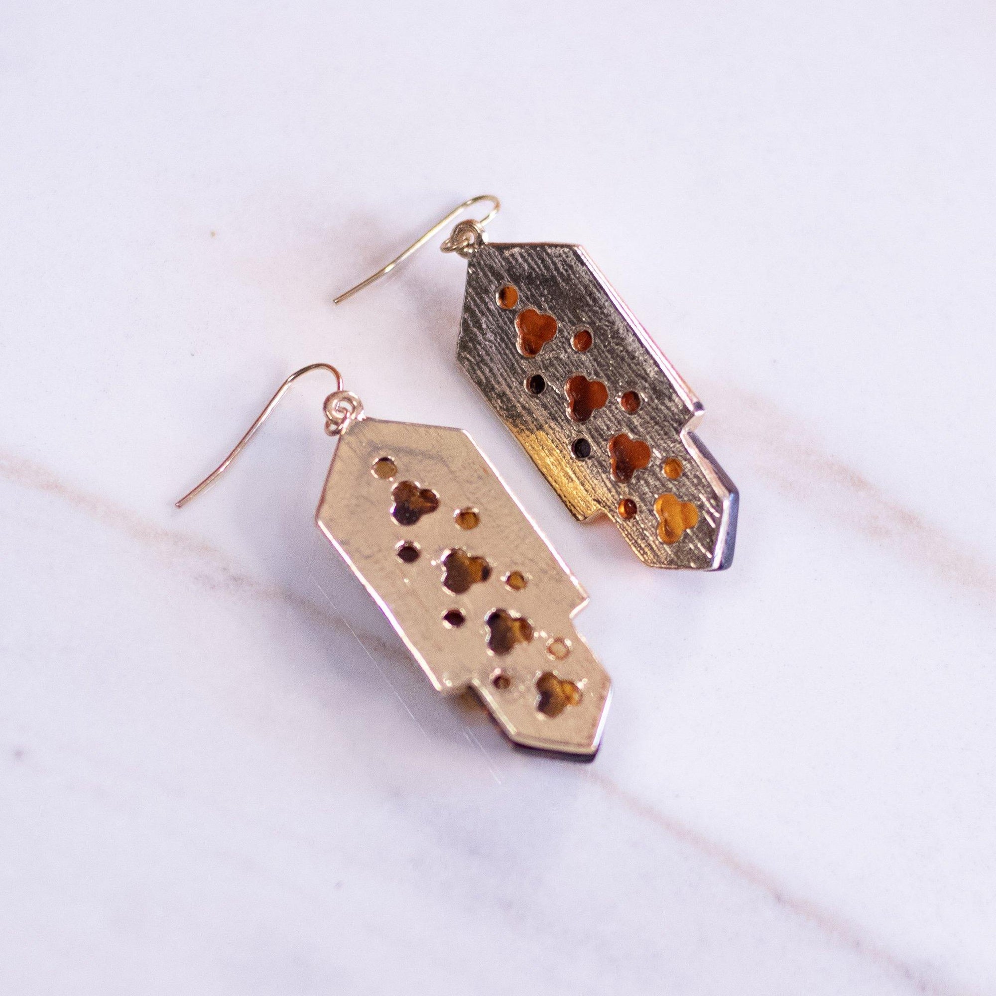 Vintage Tortoise Lucite Dangling Statement Earrings by Unsigned Beauty - Vintage Meet Modern Vintage Jewelry - Chicago, Illinois - #oldhollywoodglamour #vintagemeetmodern #designervintage #jewelrybox #antiquejewelry #vintagejewelry