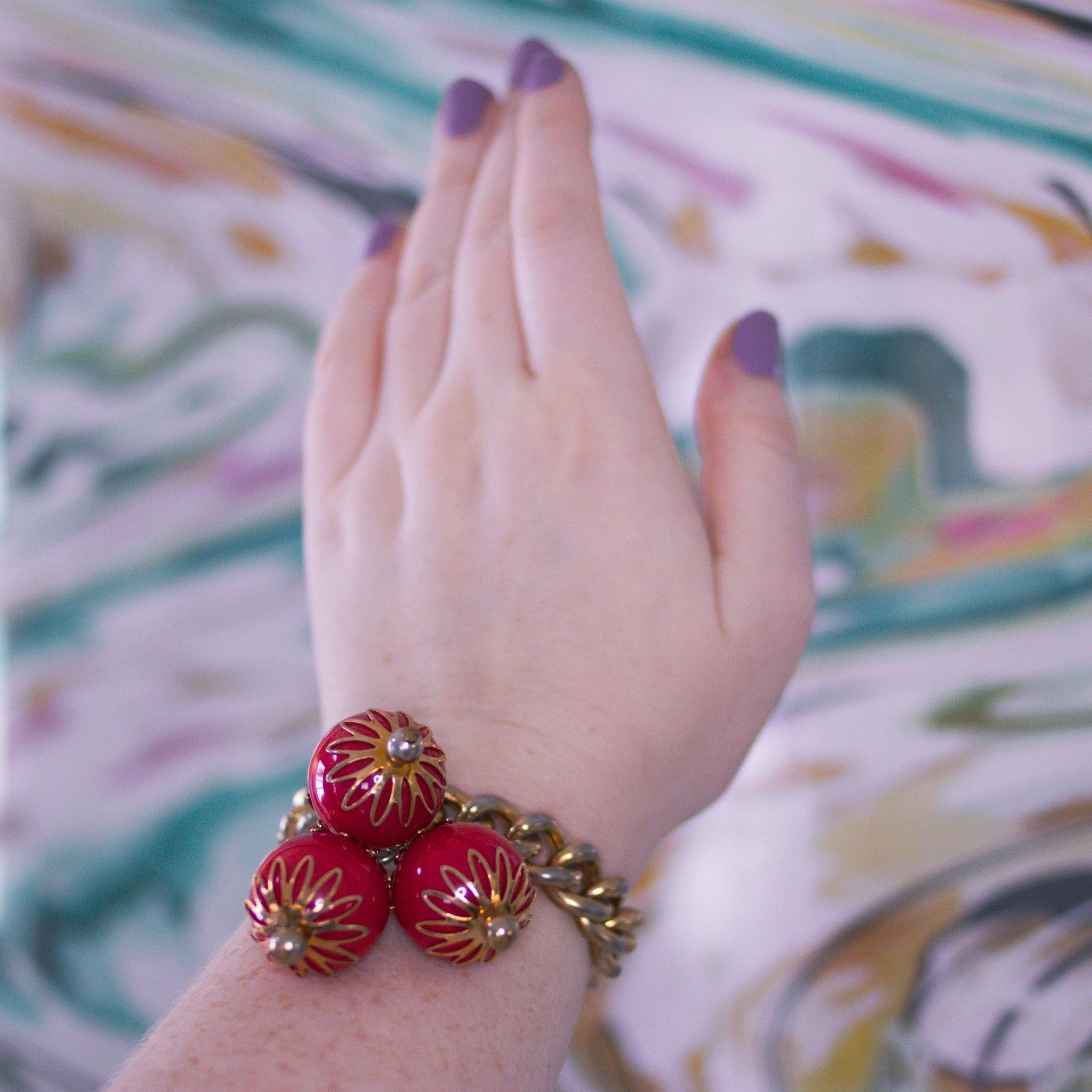 Vintage Cherry Red Oversized Bauble Bead Charm Bracelet by Vintage Meet Modern - Vintage Meet Modern Vintage Jewelry - Chicago, Illinois - #oldhollywoodglamour #vintagemeetmodern #designervintage #jewelrybox #antiquejewelry #vintagejewelry